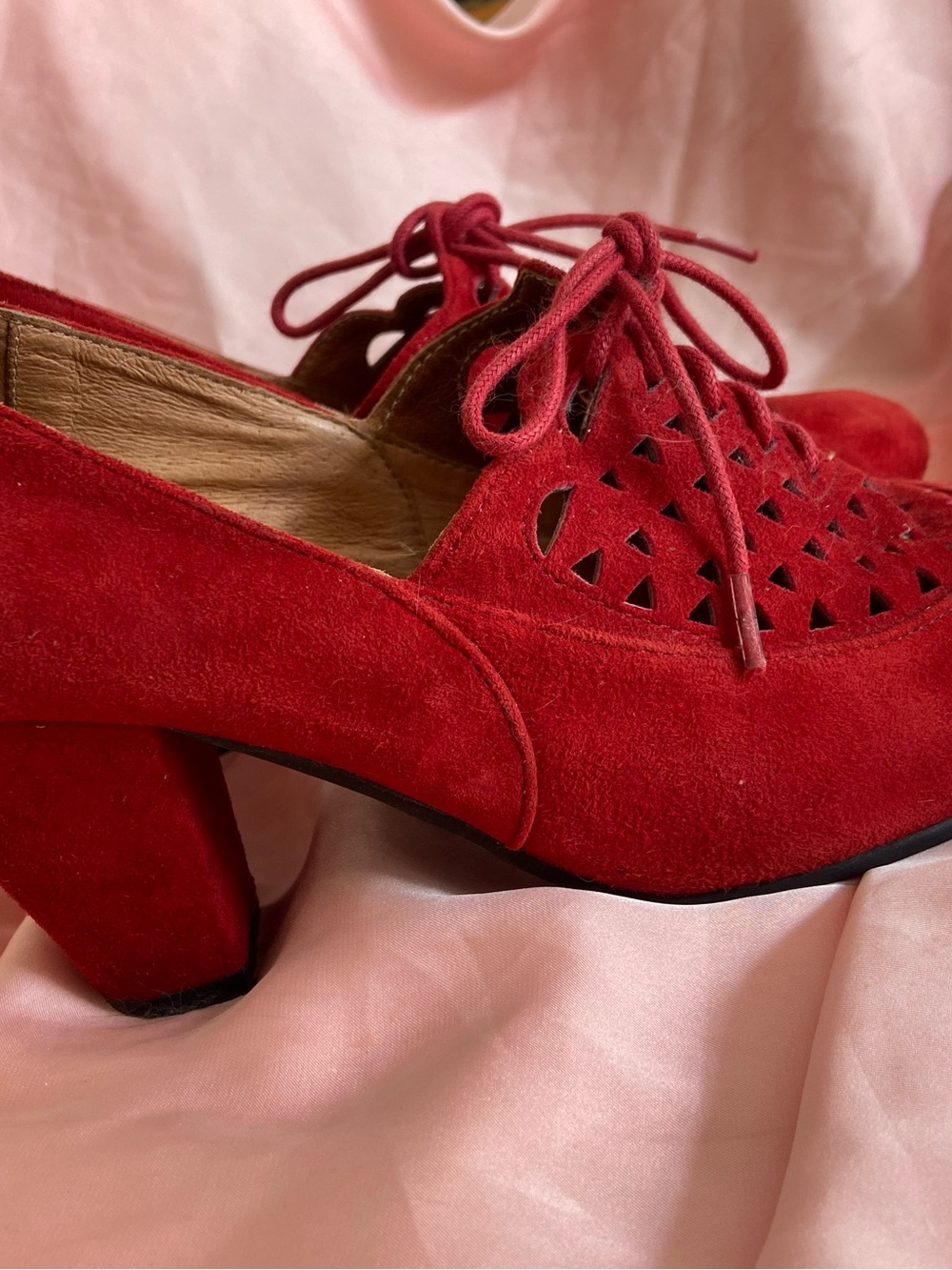 American Duchess / Royal Vintage: Alice Oxfords: Red Suede Lace-Up Block Heel